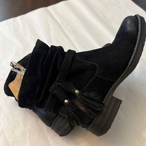 Born Kenya Bootie In Black Distressed - Picture 13 of 14